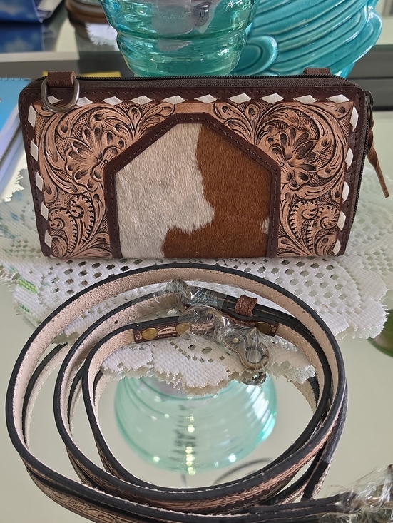 Wrangler Handbags - Wrangler Brown and White Tooled Leather Cowhide Wristlet And Crossbody